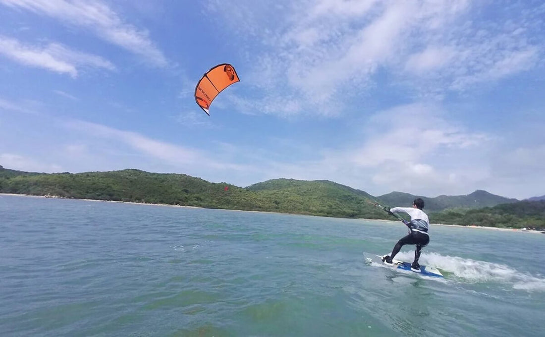 【風箏衝浪】感受海上的刺激 與風同行 附風箏衝浪體驗班及用品裝備推薦